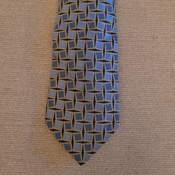 Thomas Pink London 100% Silk Tie – Blue & Gold Geometric Pattern - Picture 3 of 3